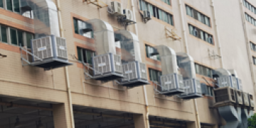 安裝工業(yè)冷風(fēng)機(jī)為生產(chǎn)車間降溫通風(fēng)的企業(yè)越來越多，為什么？